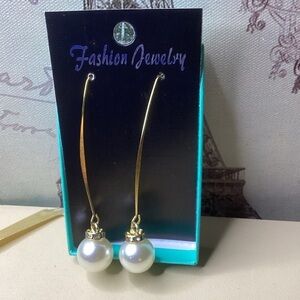 Elegant Gold and Pearl Drop Earrings